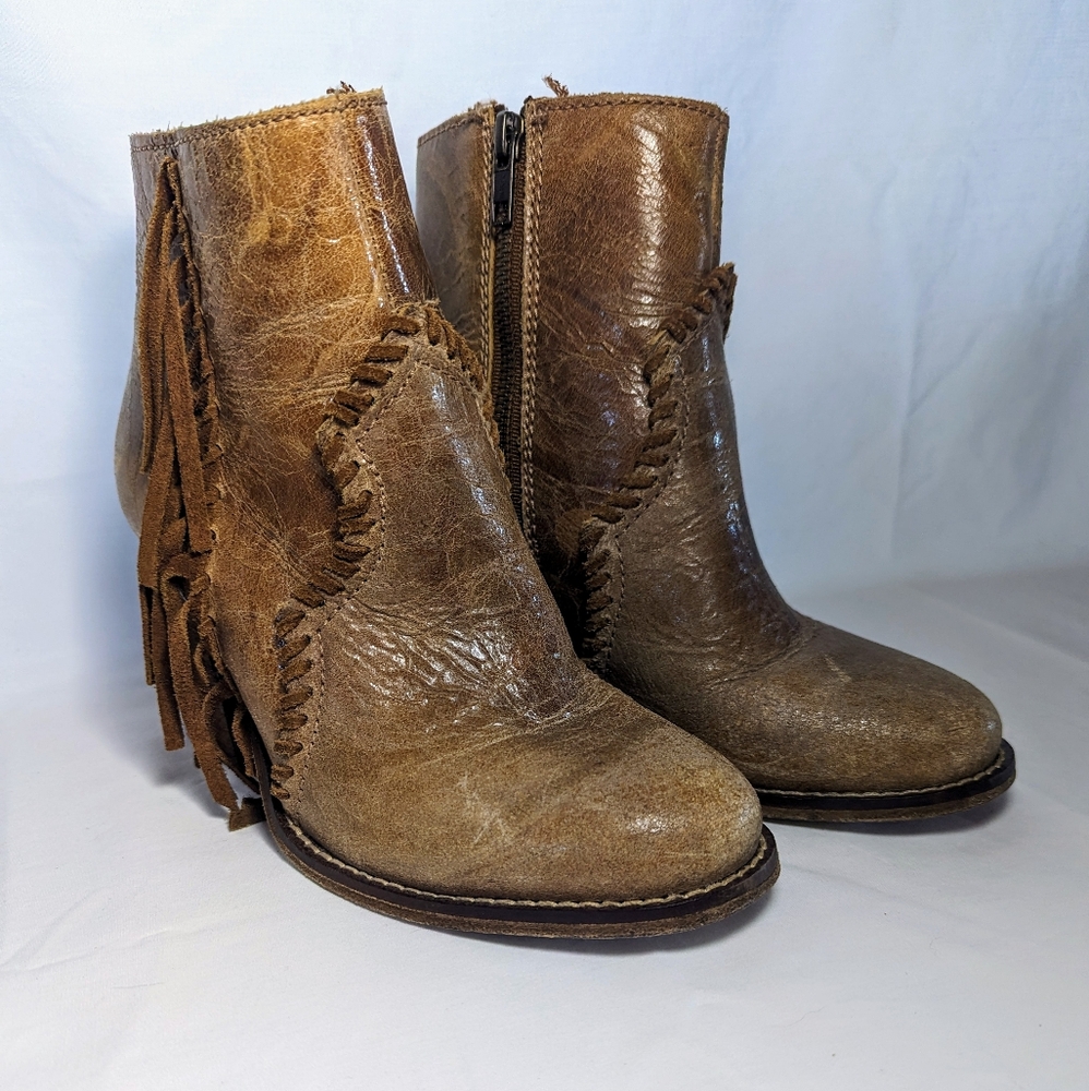 Women's Circle G Straw Fringe & Woven Ankle Boot R Toe P5243 Size 7